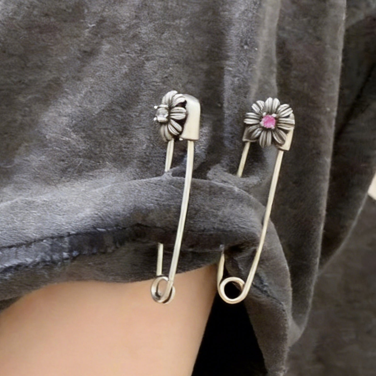 Vintage Gerbera Pins - Silver (1 Set, 2 Pieces)